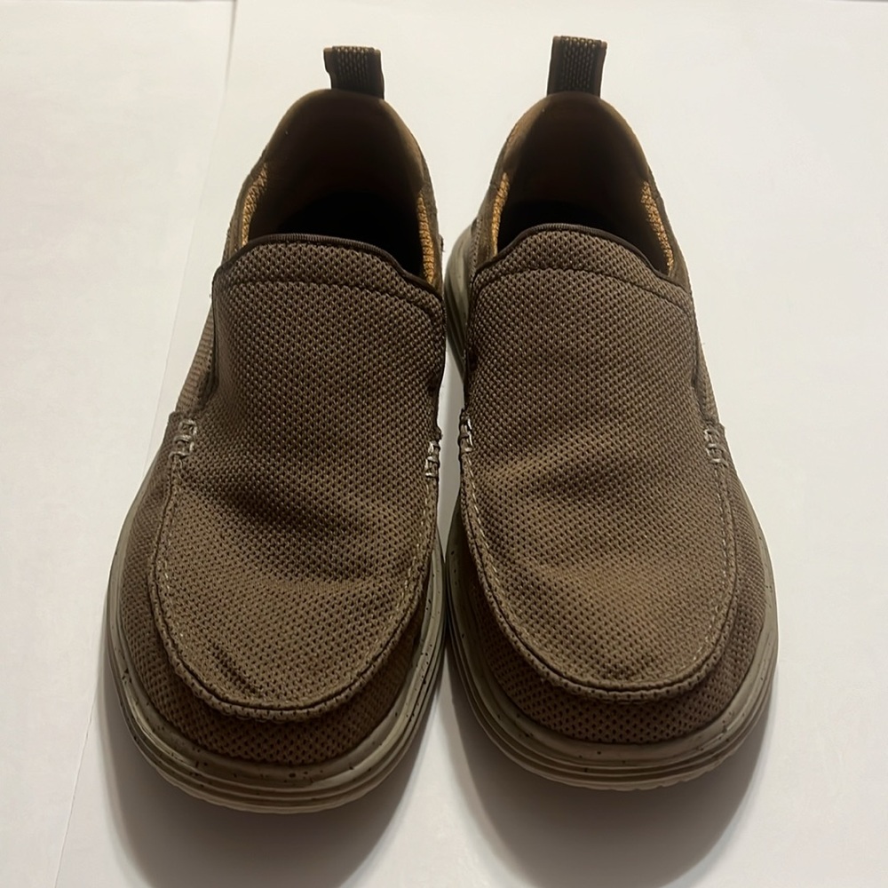 Sketchers men’s 11 slip on light weight shoes brown & tan shoes - Picture 2 of 16